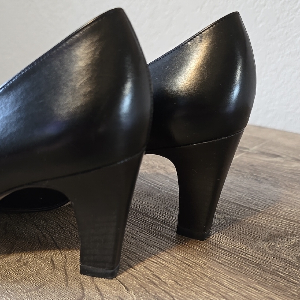 Bally Black Sophisticated Heels - Picture 16 of 16